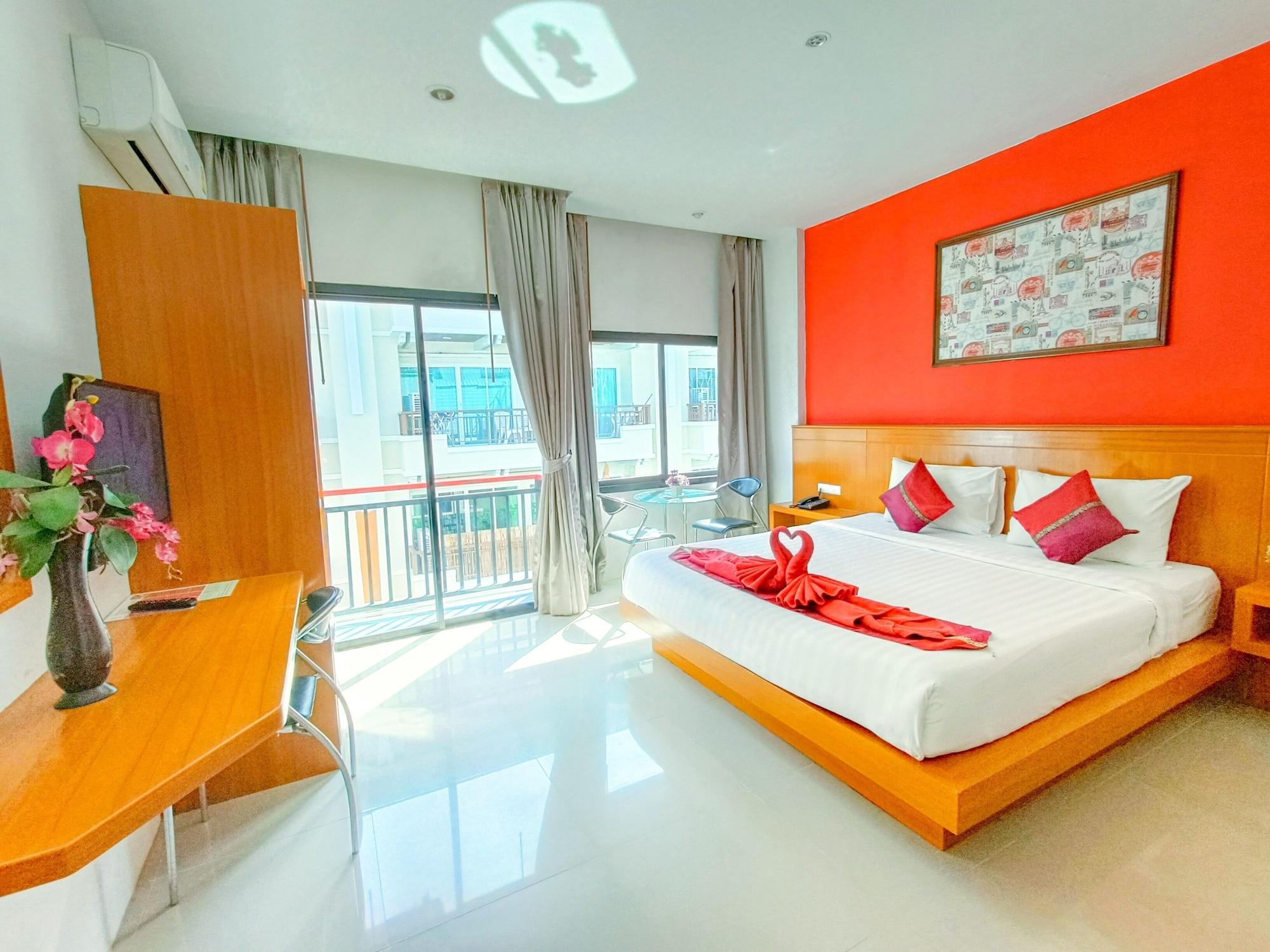 Pj Patong Resortel Exterior photo