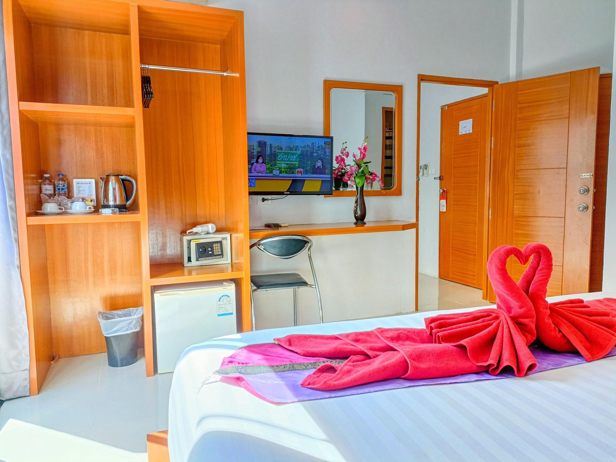 Pj Patong Resortel Exterior photo