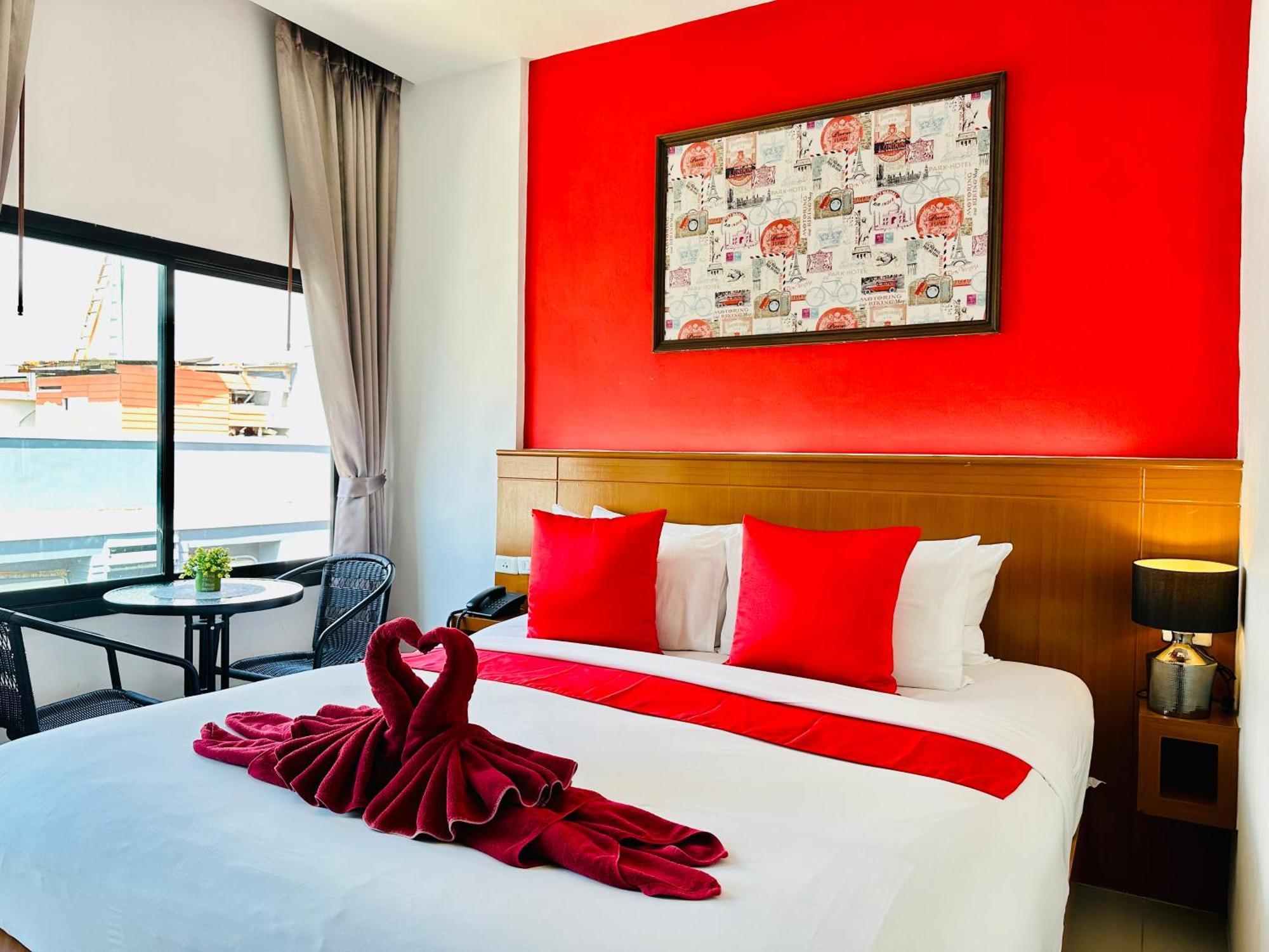 Pj Patong Resortel Exterior photo