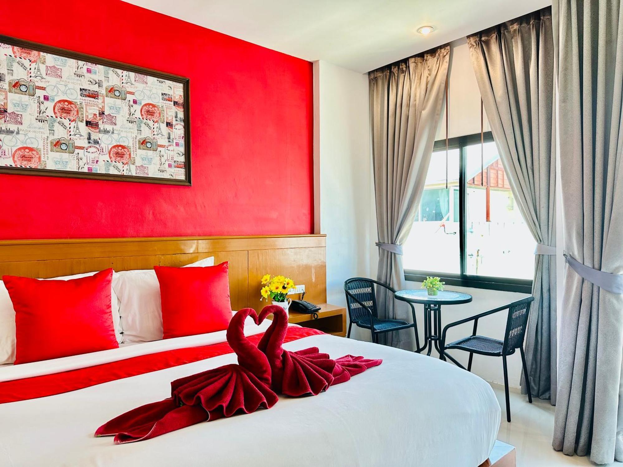 Pj Patong Resortel Exterior photo