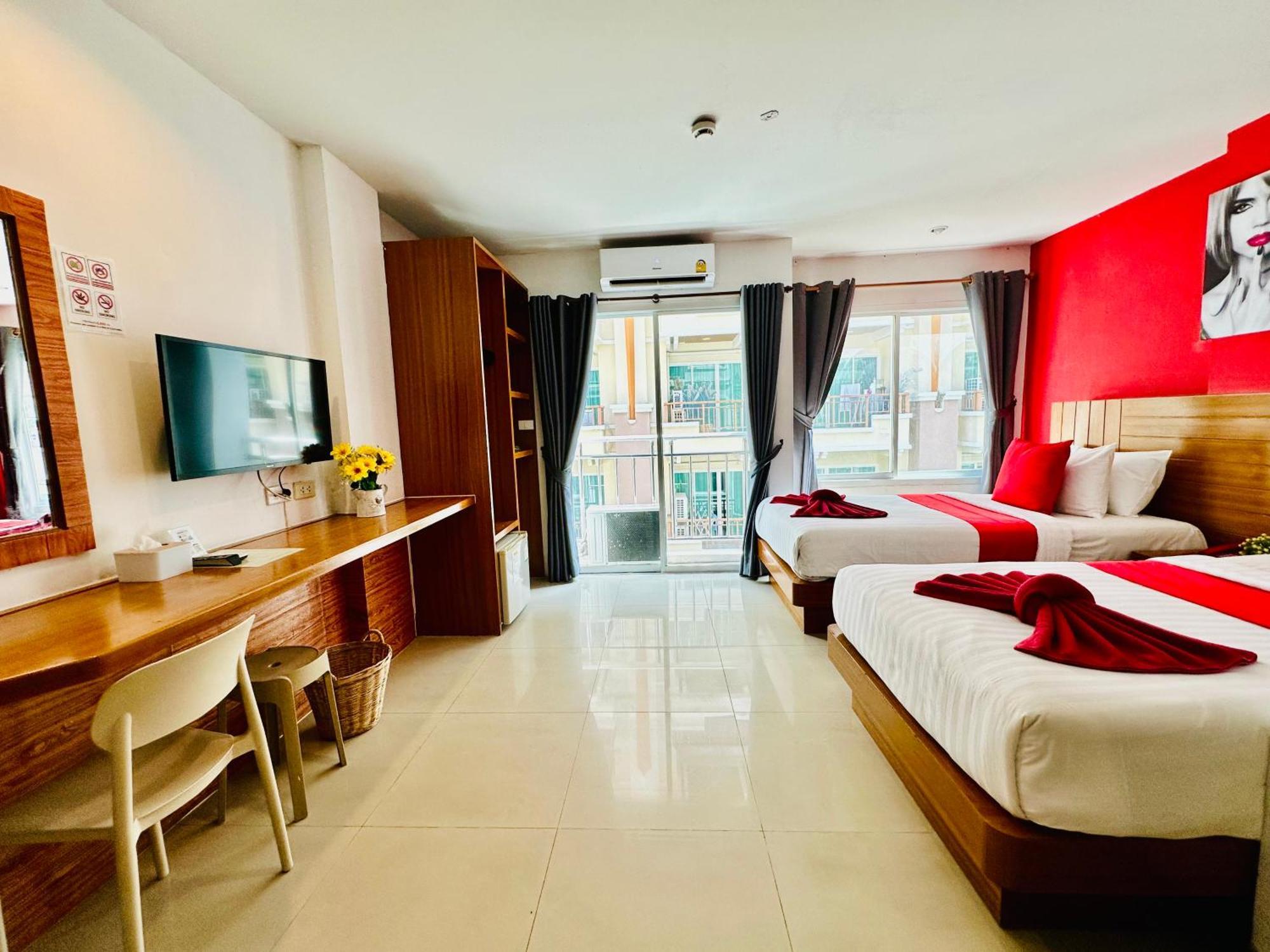 Pj Patong Resortel Exterior photo